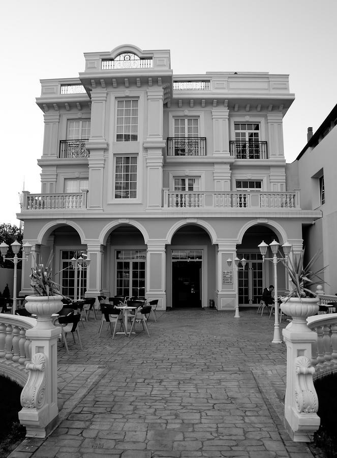 Hotel Vila Imperial Elbasan Kültér fotó