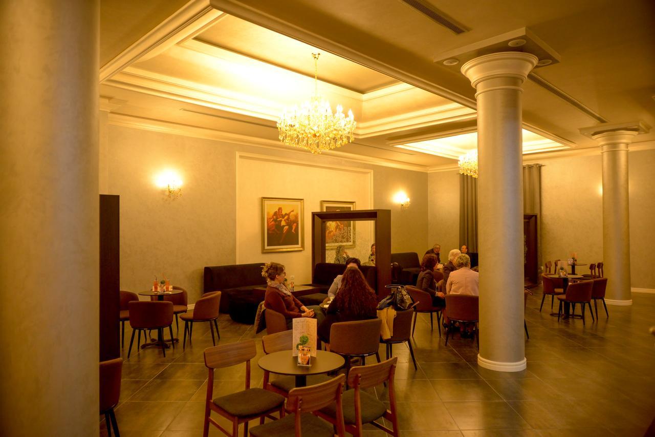 Hotel Vila Imperial Elbasan Kültér fotó